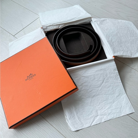 Hermès Reversible Togo Leather Strap Belt Black / Tan 95 cm - Picture 3 of 14